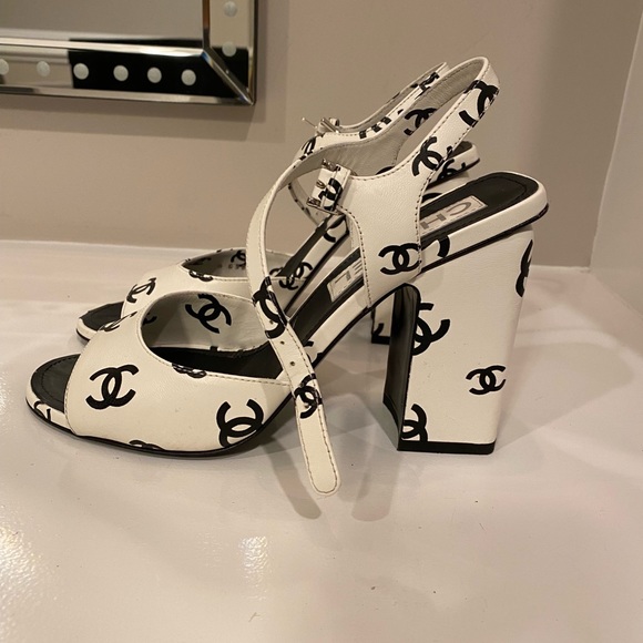 Chanel Logo Heel Sandal Open Toe CC Platform - Picture 5 of 8